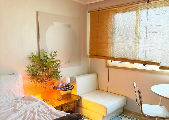Villa Lucy Aunt House 2br Near Seongsu Forest Airport Bus