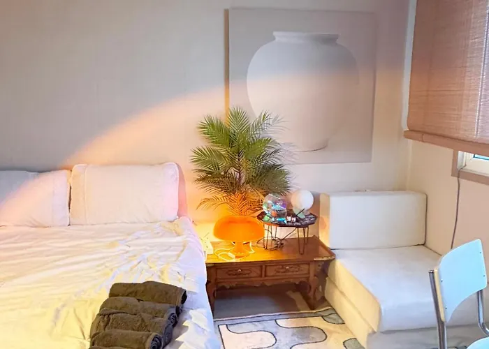 Villa Lucy Aunt House 2br Near Seongsu Forest Airport Bus